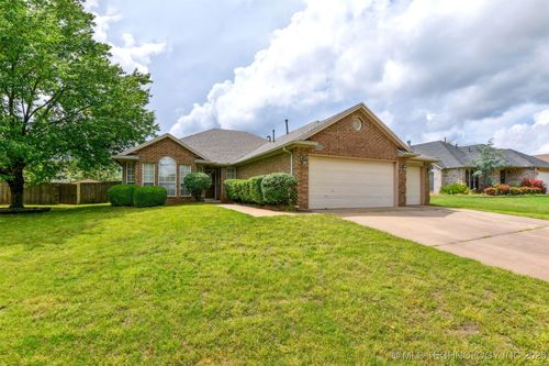 10716 S 83rd East Ave, Tulsa, OK, 74133-7350 | Card Image