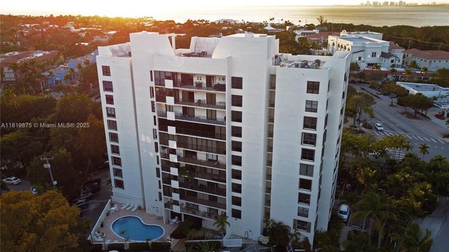 APT-8A - 77 Crandon Blvd, Condo with 2 bedrooms, 2 bathrooms and null parking in Key Biscayne FL | Image 35
