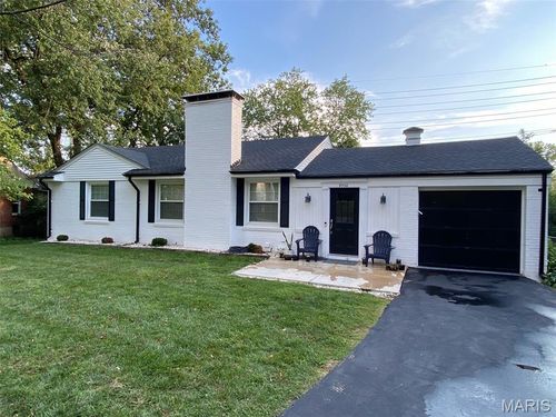 9530 Park Ln, Saint Louis, MO, 63124-1437 | Card Image