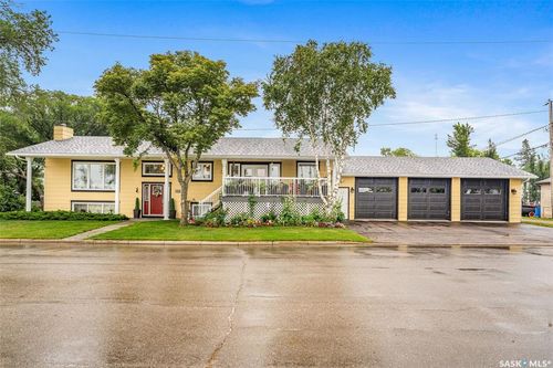 100 Bartlett Ave, Kinistino, SK, S0J1H0 | Card Image