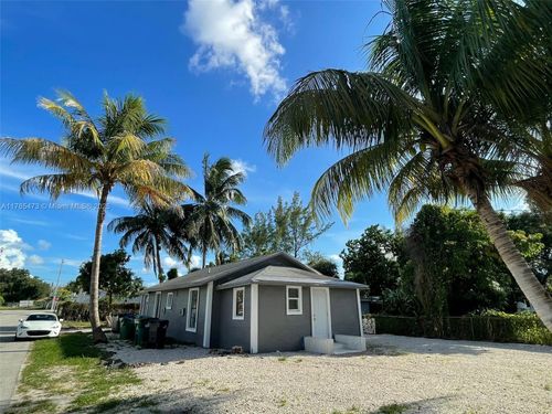 900 Nw 80th St, Miami, FL, 33150-3152 | Card Image