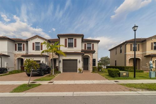 10966 W 33rd Way, Hialeah, FL, 33018-2195 | Card Image