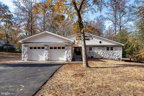 17 W Delaware Trl, MEDFORD, NJ, 08055-8951 | Card Image