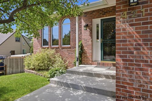 421 Sioux Dr, Cheyenne, WY, 82009-2677 | Card Image