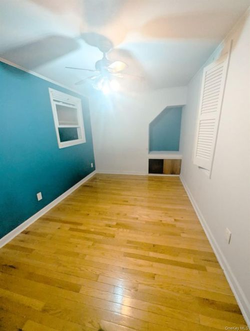 23841 116th Rd, Elmont, NY, 11003-4007 | Card Image
