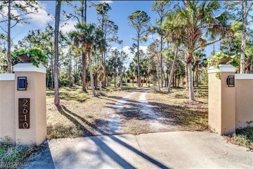 2610 10th Ave Se, Naples, FL, 34117-4564 | Card Image