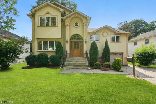 18 Evergreen Ave, Springfield, NJ, 07081-2711 | Card Image