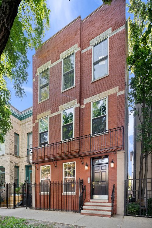 apt-1-1312 N Leavitt St, Chicago, IL, 60622-3079 | Card Image