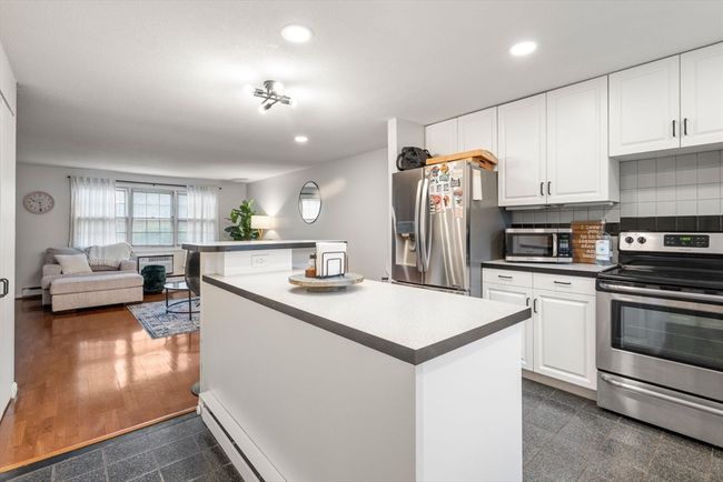 134 - 540 Granby Rd, Condo with 2 bedrooms, 2 bathrooms and 1 parking in South Hadley MA | Image 4
