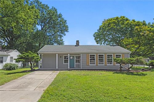 11911 E 44th St, Kansas City, MO, 64133-2061 | Card Image