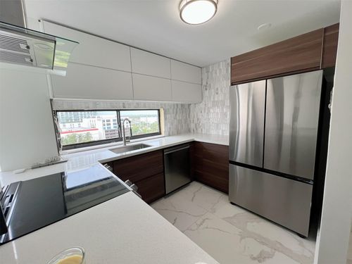 apt-911-16919 N Bay Rd, Sunny Isles Beach, FL, 33160-4220 | Card Image