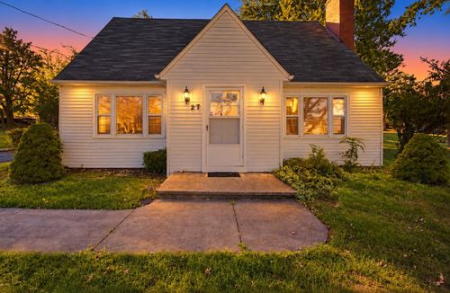 27 Middle River Dr, VERONA, VA, 24482-2561 | Card Image