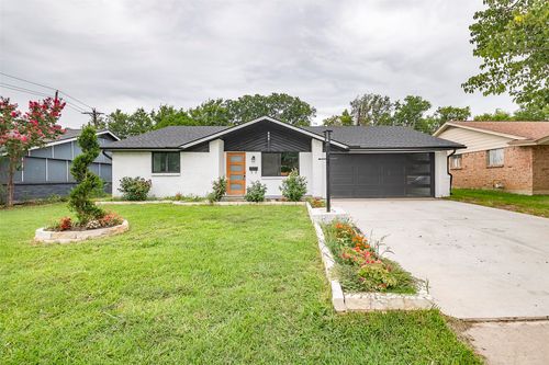 864 Rainbow Trl, Grapevine, TX, 76051-4137 | Card Image