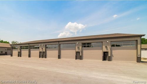 e60-1641 Balian Rd, Waterford, MI, 48327-1976 | Card Image