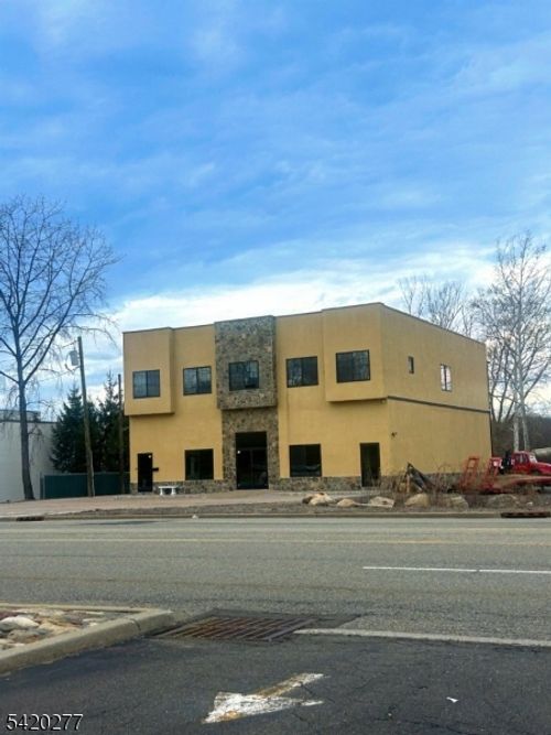 81 Passaic Ave, Fairfield, NJ, 07004-3541 | Card Image