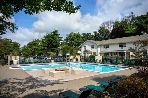 2b-23 Weaver Dr, Massapequa, NY, 11758-5678 | Card Image