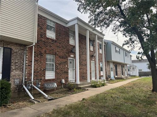 5956 E 129th St, Grandview, MO, 64030-2630 | Card Image