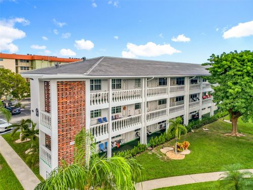 apt-f303-5208 Ne 24th Ter, Fort Lauderdale, FL, 33308-3946 | Card Image