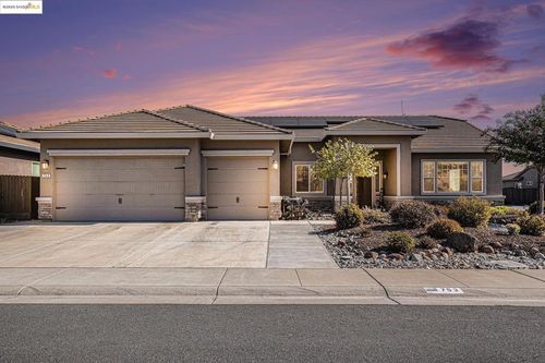 753 Whitaker Way, Galt, CA, 95632-8531 | Card Image