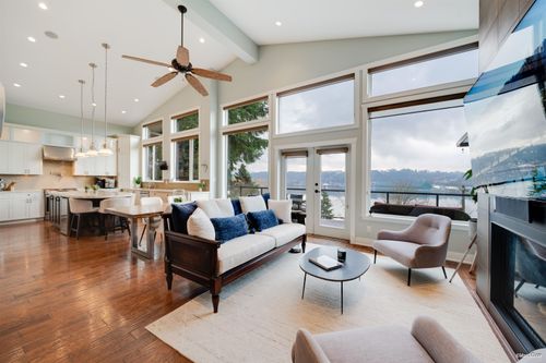 920 Barber St, Port Moody, BC, V3H3V4 | Card Image