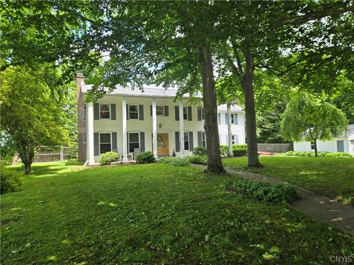 18 Windcrest Dr, Pulaski, NY, 13142-2206 | Card Image