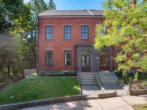 22 Kenilworth St, Boston, MA, 02119-1711 | Card Image