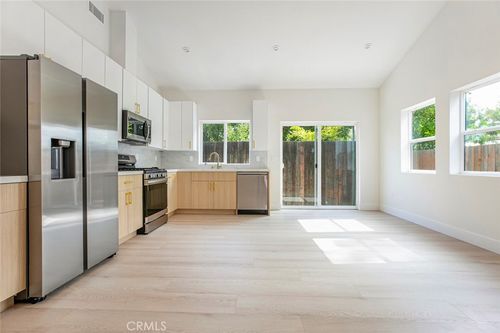 914 Geneva St, Glendale, CA, 91207-1708 | Card Image