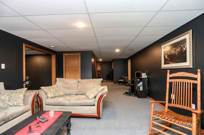 212 Queen St, House other with 4 bedrooms, 3 bathrooms and 6 parking in West Elgin ON | Image 40