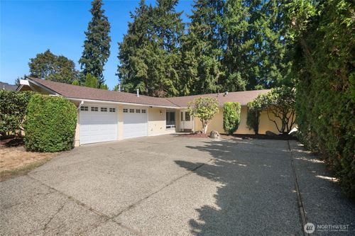 1012 179th Place Ne, Bellevue, WA, 98008 | Card Image
