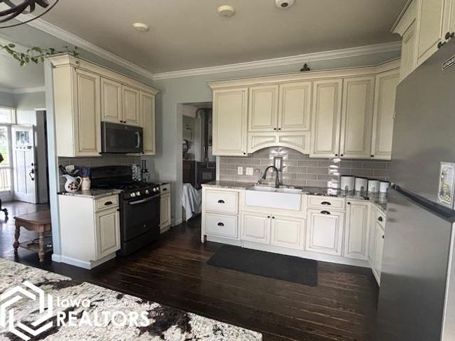 20170 Highway 2, Home with 5 bedrooms, 4 bathrooms and null parking in Bloomfield IA | Image 5