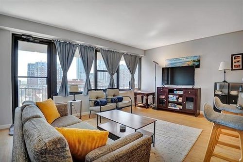 apt-8e-135 Montgomery St, Jersey City, NJ, 07302-4656 | Card Image