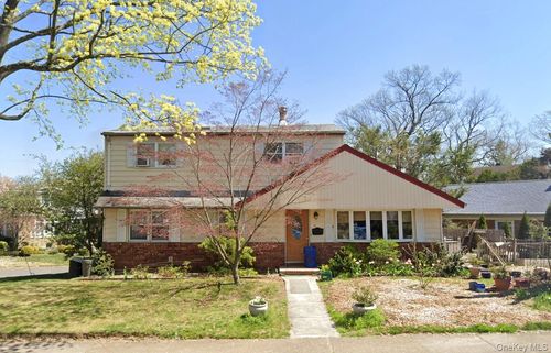 21 Glamford Ave, Port Washington, NY, 11050-2462 | Card Image