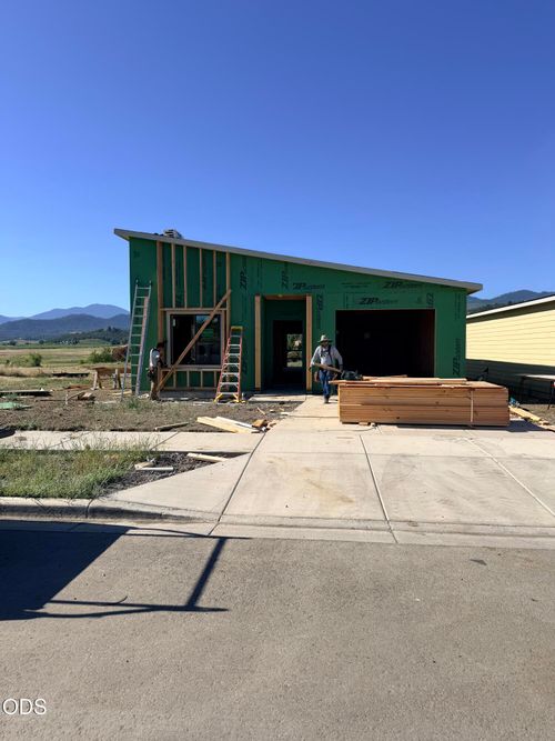 627 Terrazzo Way, Medford, OR, 97501-4390 | Card Image