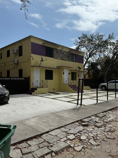 5501 Nw Miami Ct, Miami, FL, 33127-1739 | Card Image