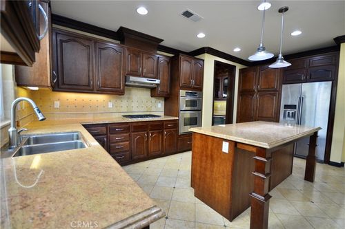 233 Eagle Ln, Hemet, CA, 92545-9351 | Card Image