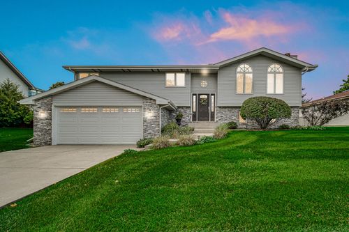 12901 Snowberry Ln, Saint John, IN, 46373-9377 | Card Image
