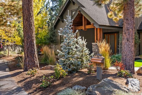 885 E Coyote Springs Rd, Sisters, OR, 97759-9518 | Card Image