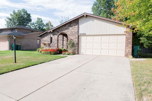 19494 Dawnshire Dr, Brownstown, MI, 48193-8516 | Card Image