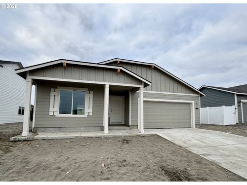 881 Ne Laurel Springs Dr, Hermiston, OR, 97838 | Card Image