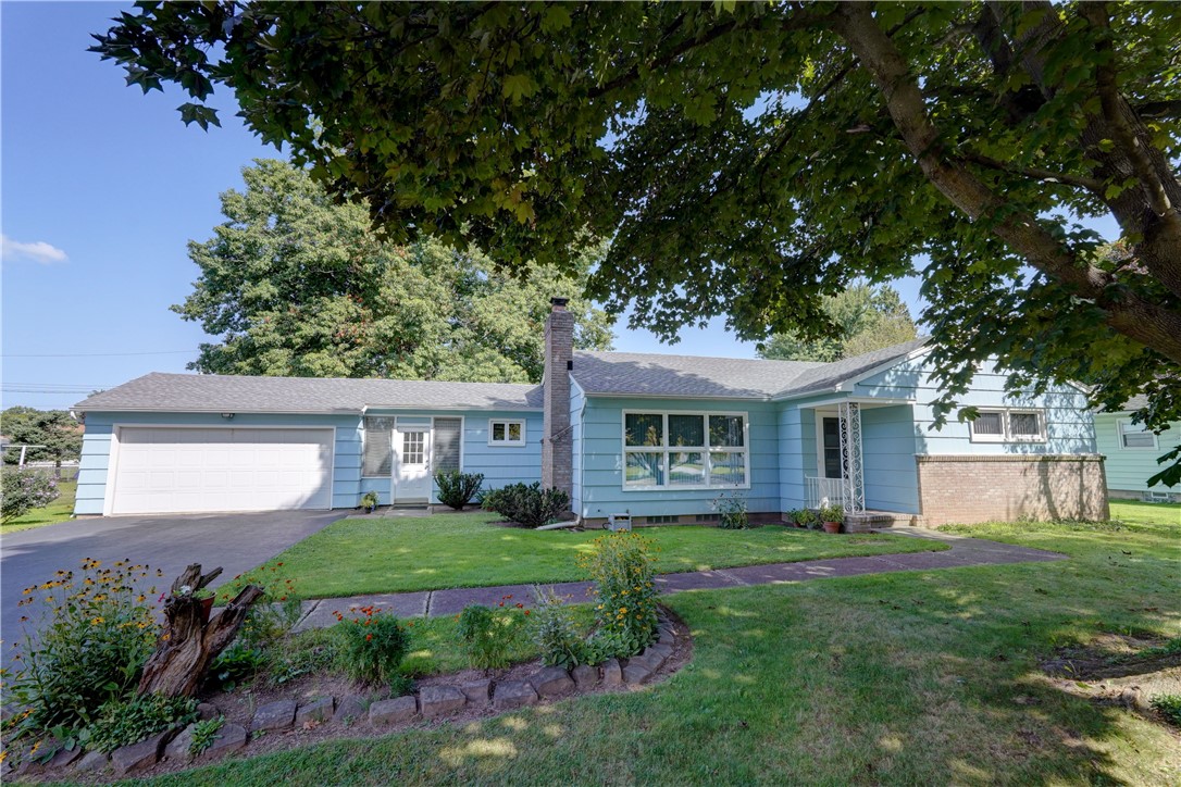 Glenview Ln, Rochester, NY 14609