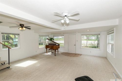 632 Saskatchewan Ave, Kerrobert, SK, S0L1R0 | Card Image