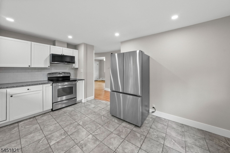 Residential Lease in Hillsborough Twp. 4
