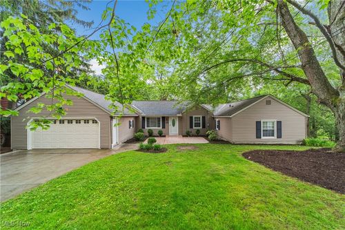 3965 Ellendale Rd, Chagrin Falls, OH, 44022-1125 | Card Image