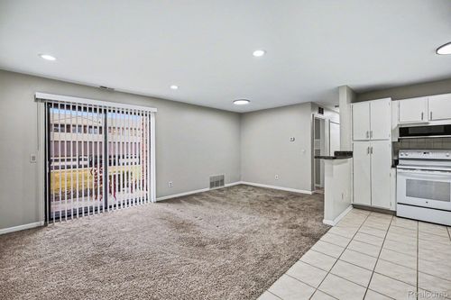 17-15142 Seagull Unit#17 Drive, Sterling Heights, MI, 48313 | Card Image