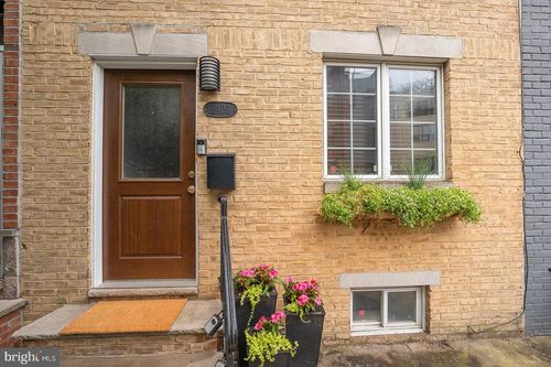 2406 Catharine St, PHILADELPHIA, PA, 19146-2404 | Card Image