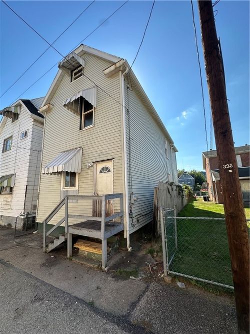 1508 4th Ave, Arnold, PA, 15068-4402 | Card Image