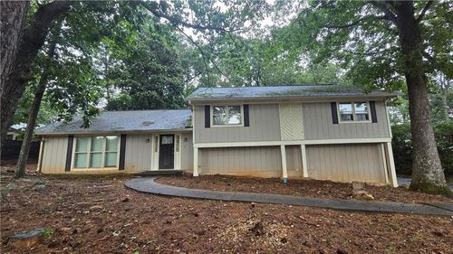 5251 Greenpoint Dr, Stone Mountain, GA, 30088-3811 | Card Image