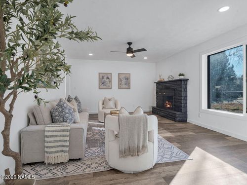 2814 N Patterson Blvd, Flagstaff, AZ, 86004-3831 | Card Image