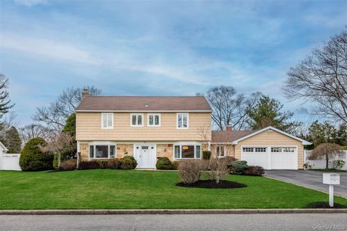 9 Bowen Pl, Stony Brook, NY, 11790-2609 | Card Image