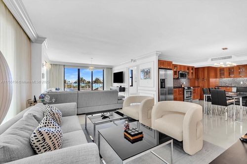 4y-9801 Collins Ave, Bal Harbour, FL, 33154-1815 | Card Image